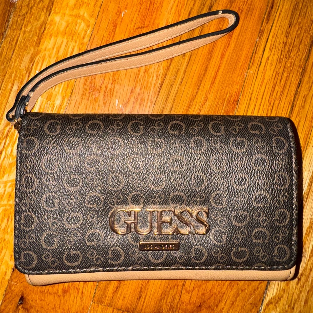 GUESS - Leather Wallet & Wristlet